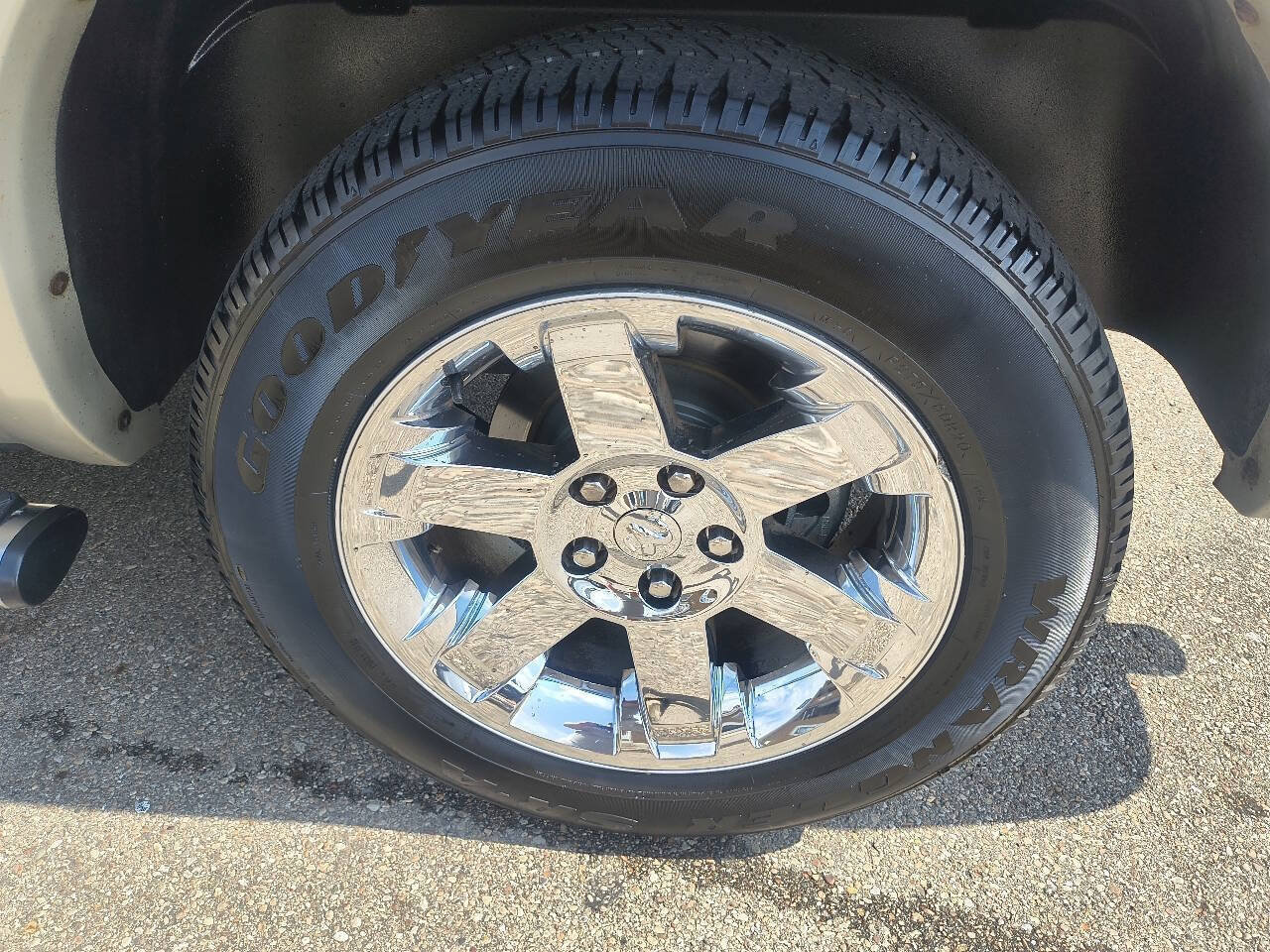Used 2010 Dodge Ram 1500 Truck Laramie w/ Protection Group AWD/4WD image 10