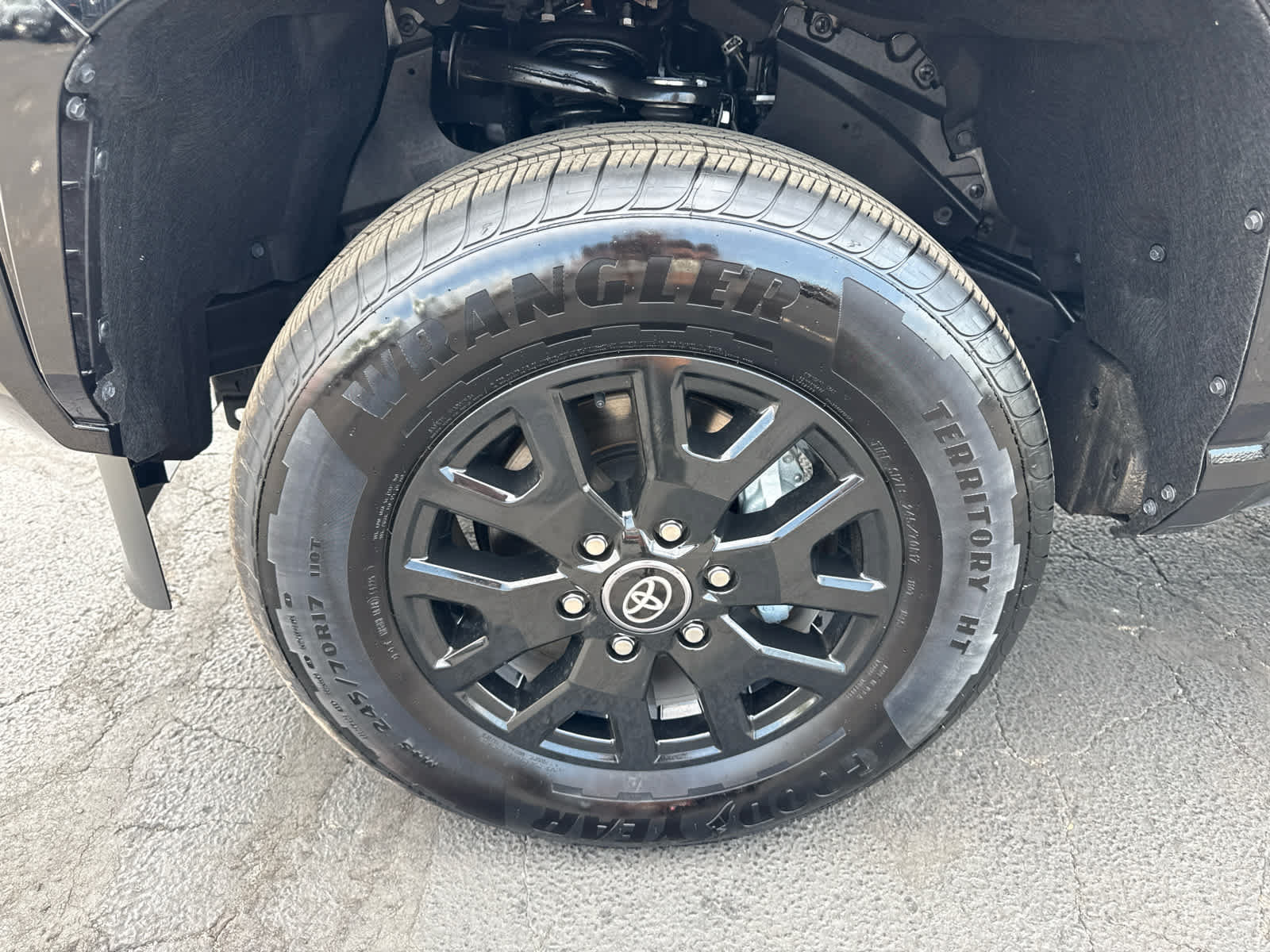 Used 2026 Toyota Tacoma SR5 AWD/4WD image 9