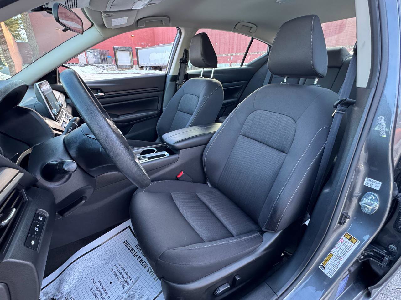 Used 2024 Nissan Altima 2.5 SV image 8