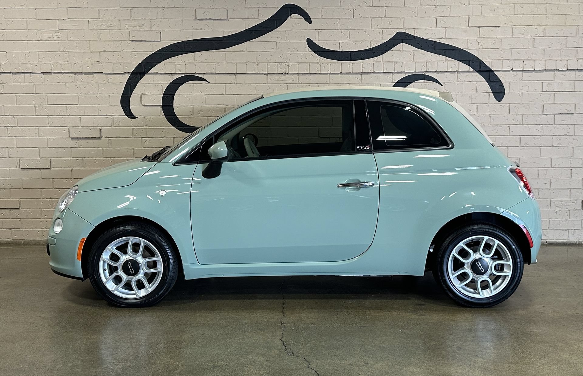 Used 2015 FIAT 500 Pop FWD image 12