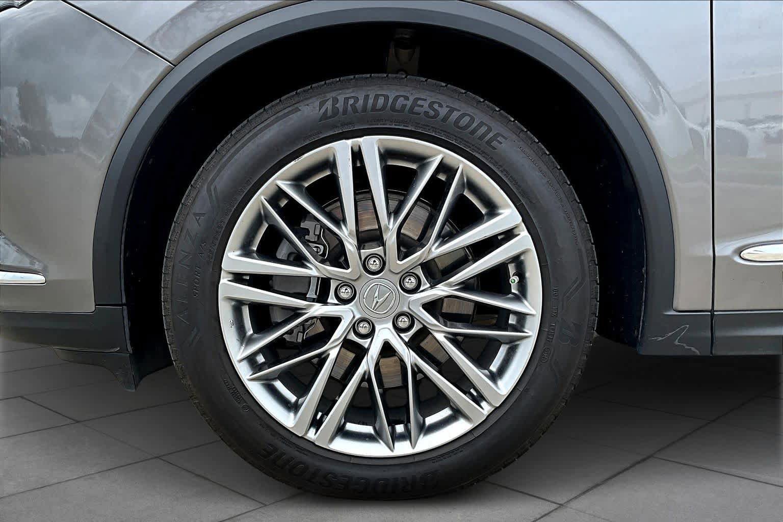 Used 2023 Acura MDX SH-AWD w/ Advance Package image 16