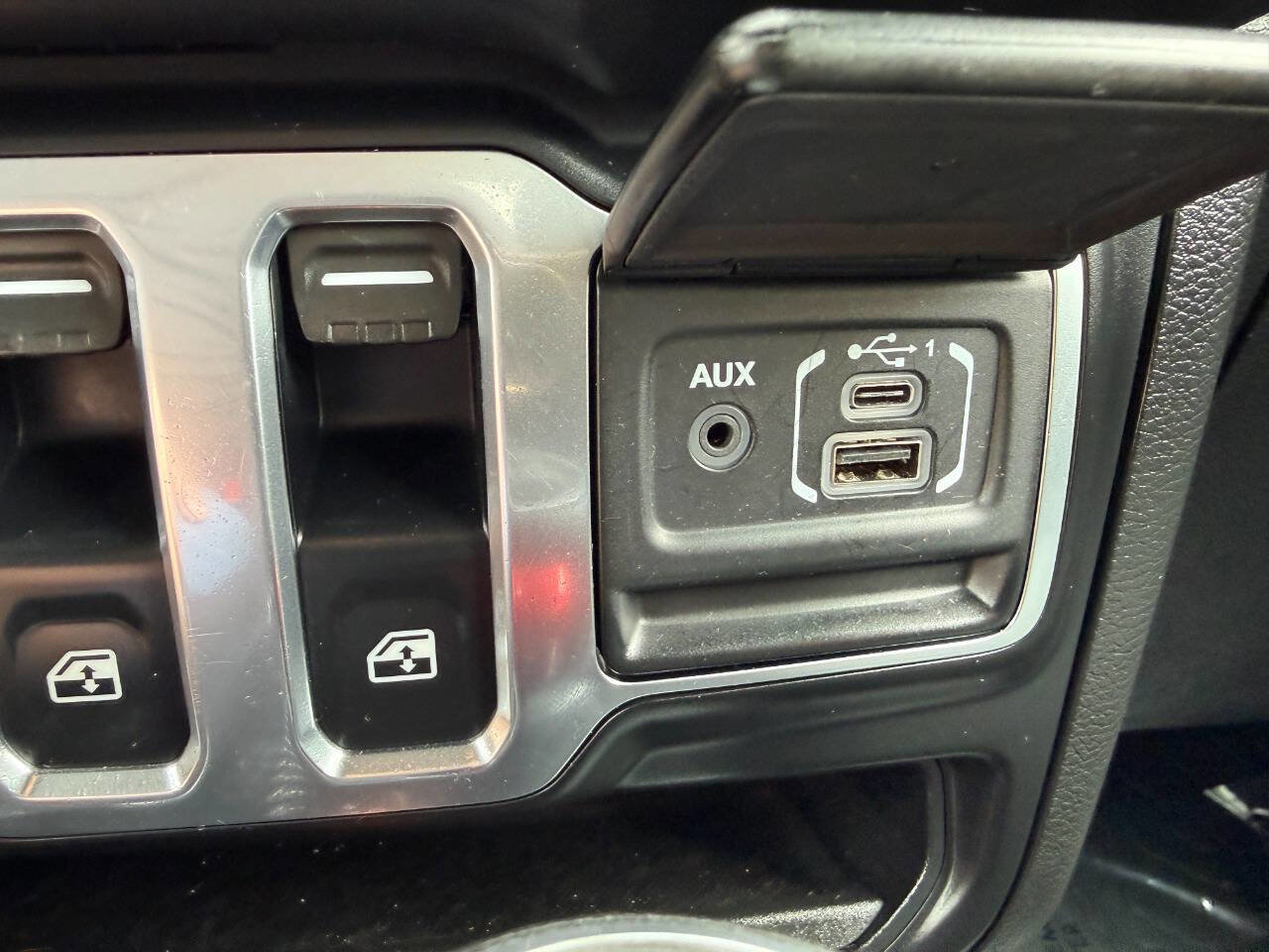 Used 2020 Jeep Wrangler Sport AWD/4WD image 42