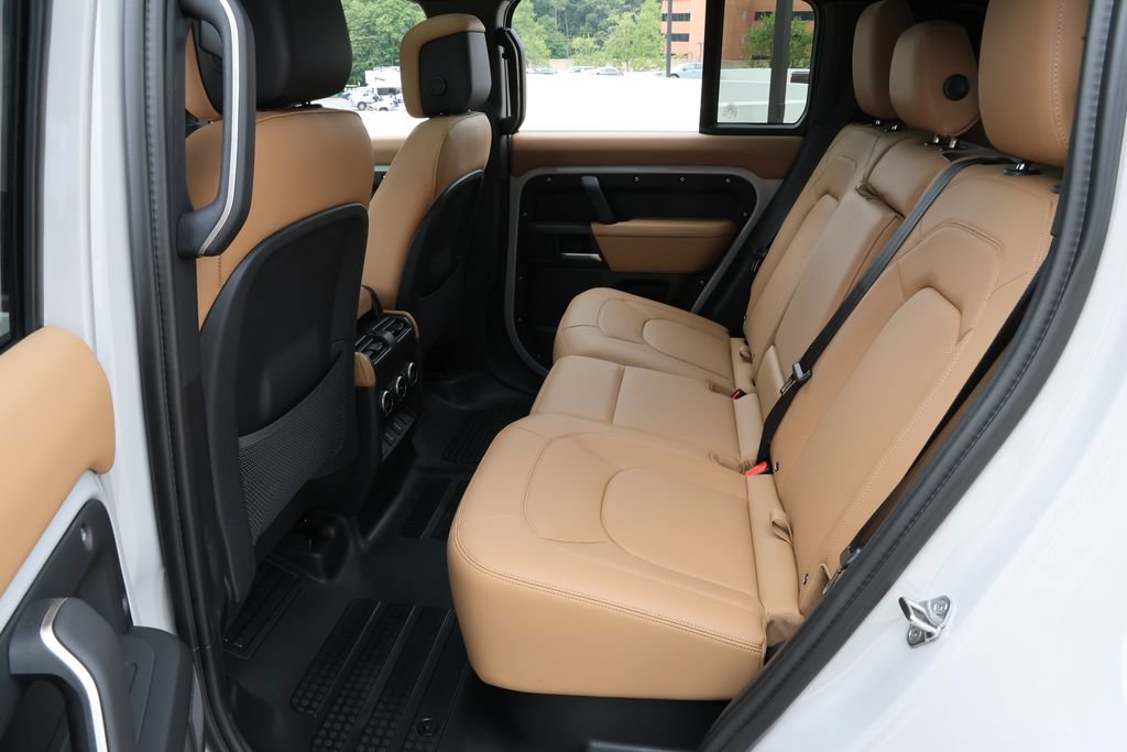 New 2026 Land Rover Defender 110 X-Dynamic SE AWD/4WD image 17