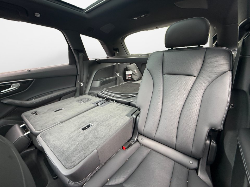 New 2026 Audi Q7 3.0T Premium Plus AWD/4WD image 12