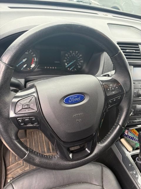 Used 2017 Ford Explorer XLT AWD/4WD image 23