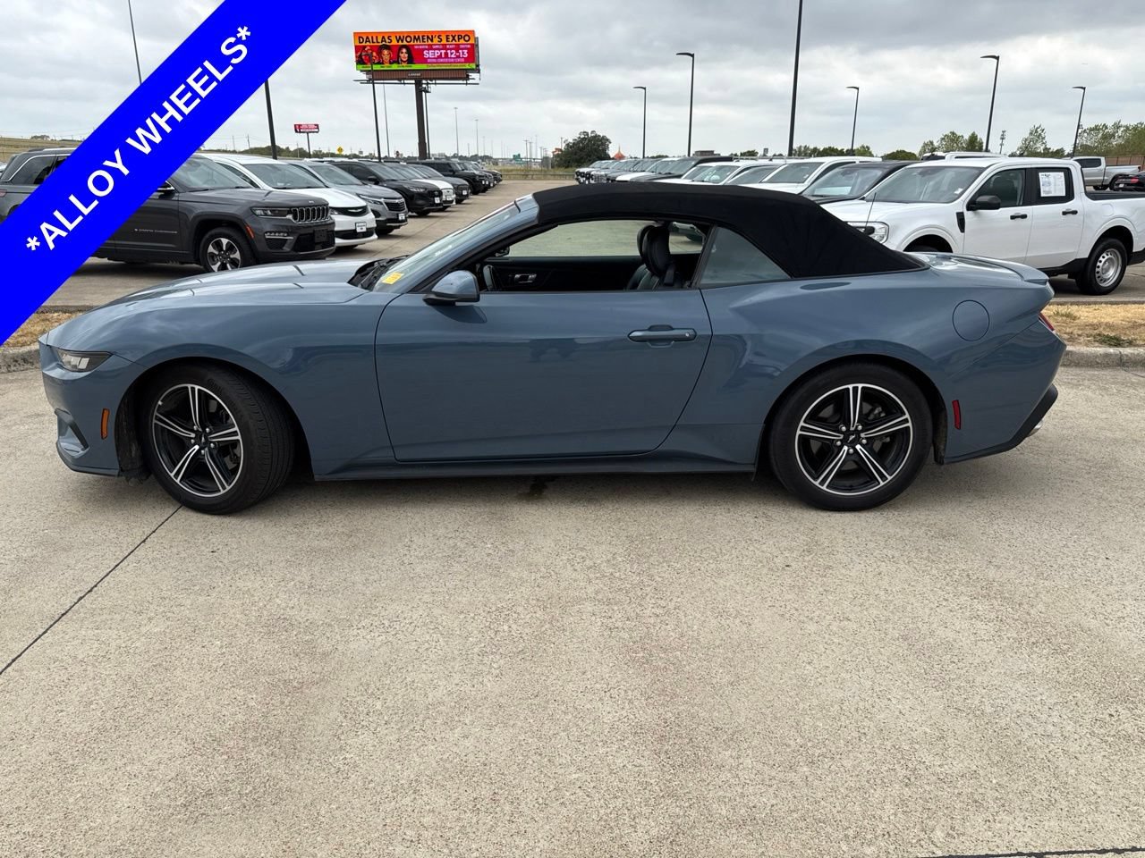 Used 2025 Ford Mustang Premium RWD image 3