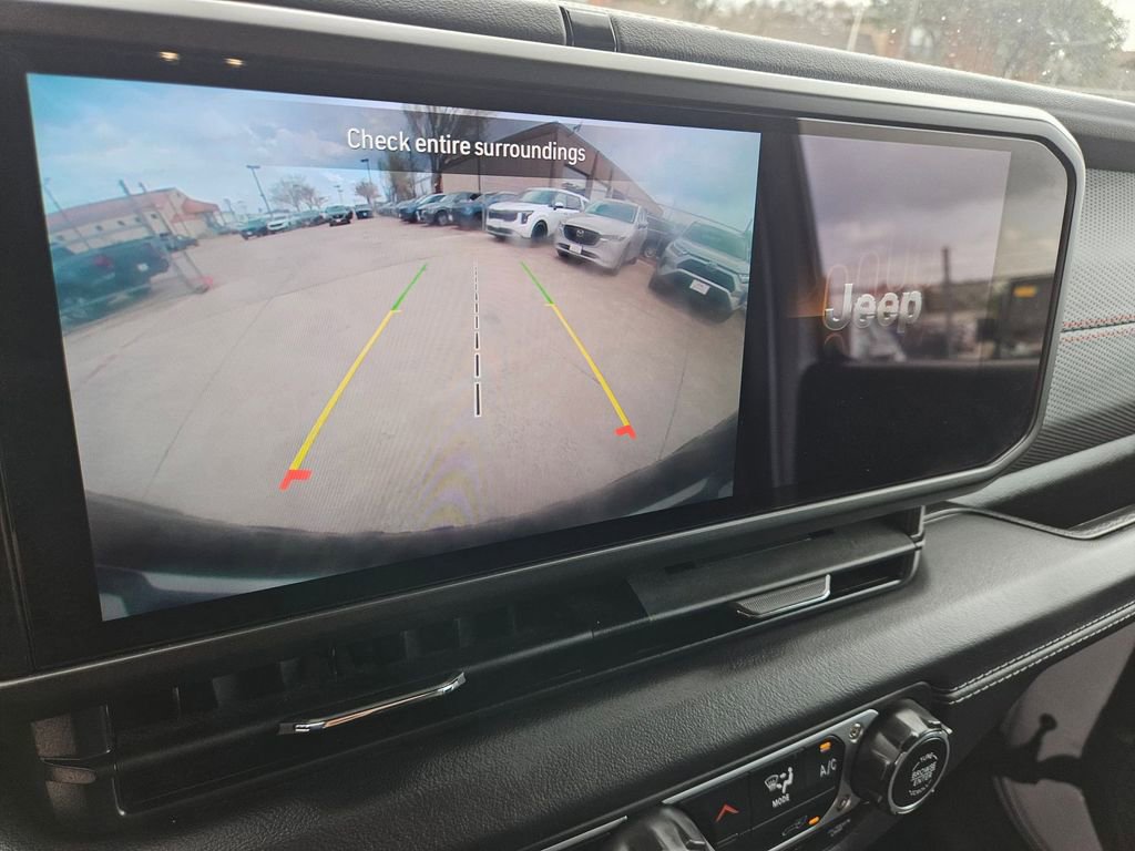 Used 2025 Jeep Wrangler Unlimited Rubicon image 20