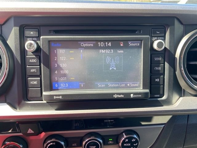 Used 2018 Toyota Tacoma SR5 AWD/4WD image 18