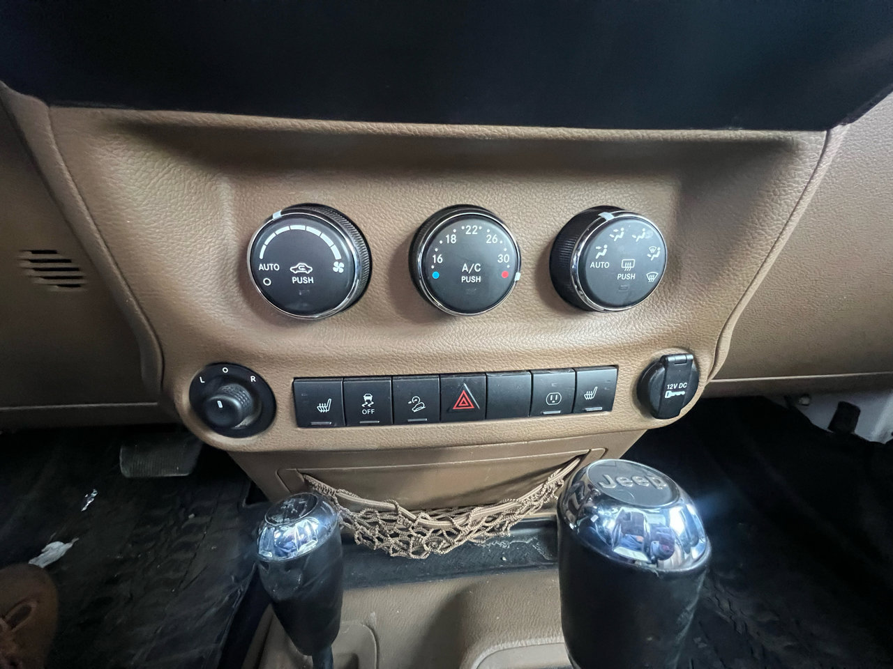 Used 2014 Jeep Wrangler Unlimited Rubicon w/ Dual Top Group image 16