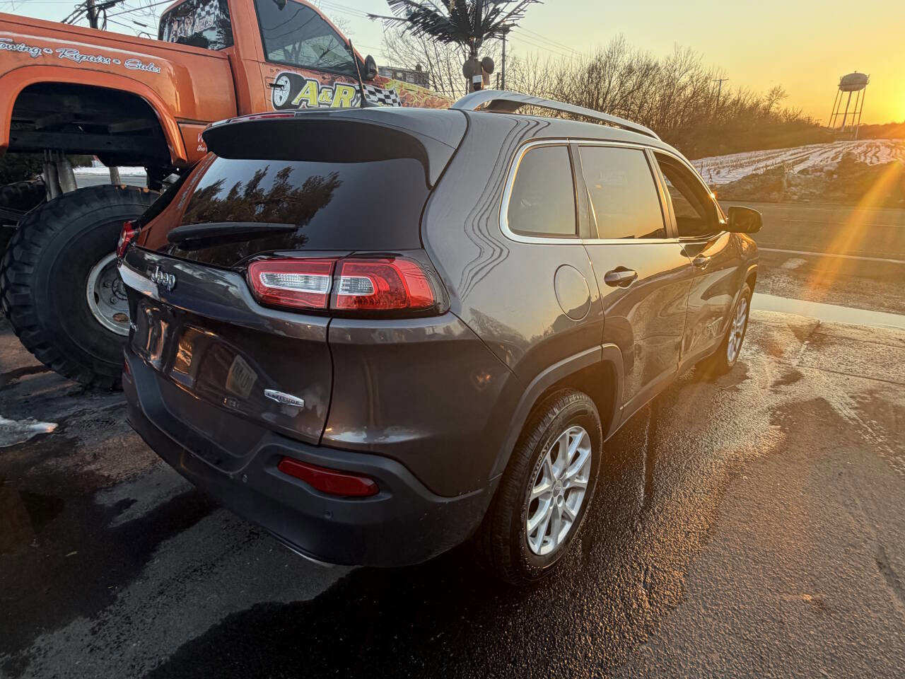 Used 2017 Jeep Cherokee Latitude w/ Comfort/Convenience Group image 7