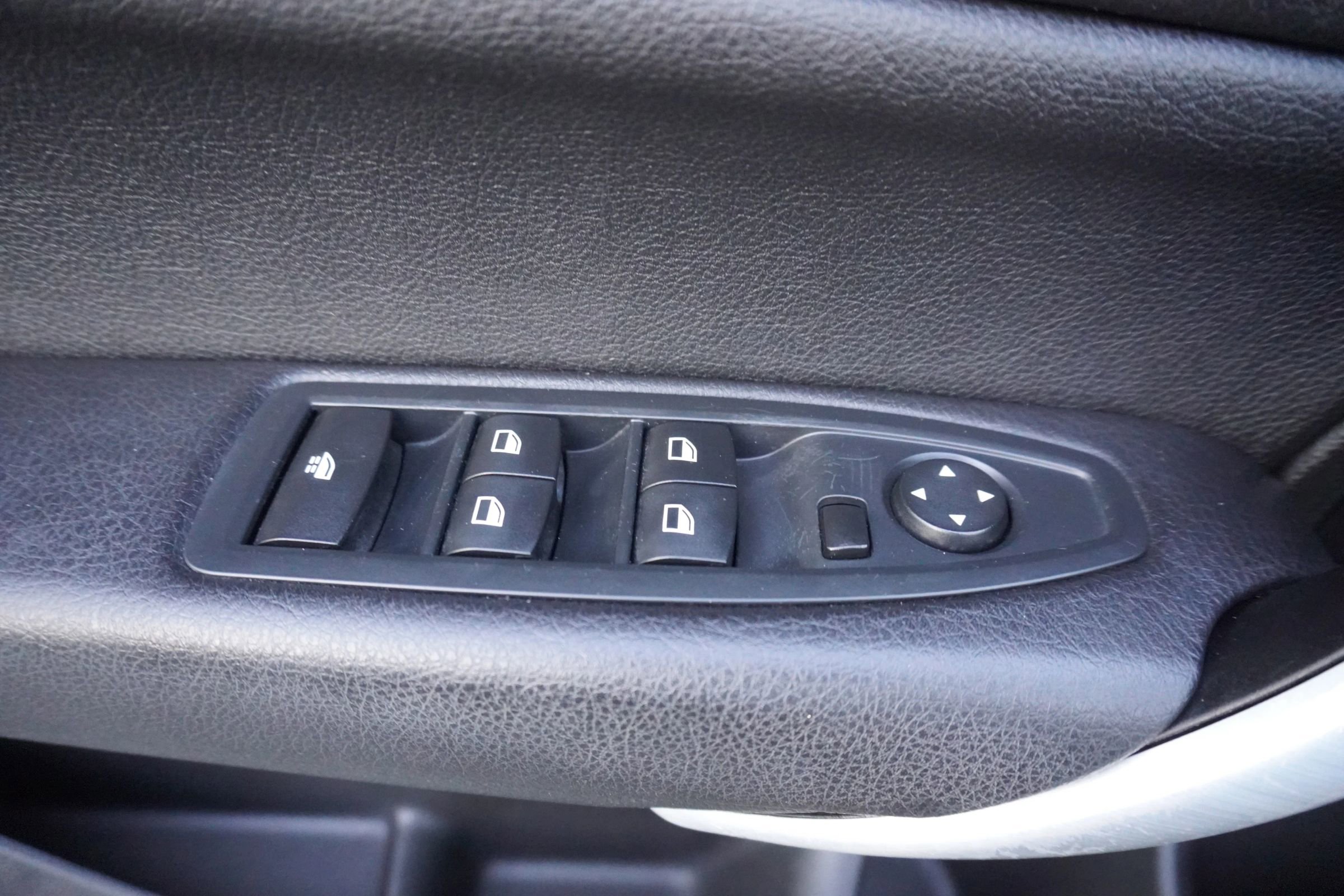 Used 2016 BMW 228i Convertible image 24