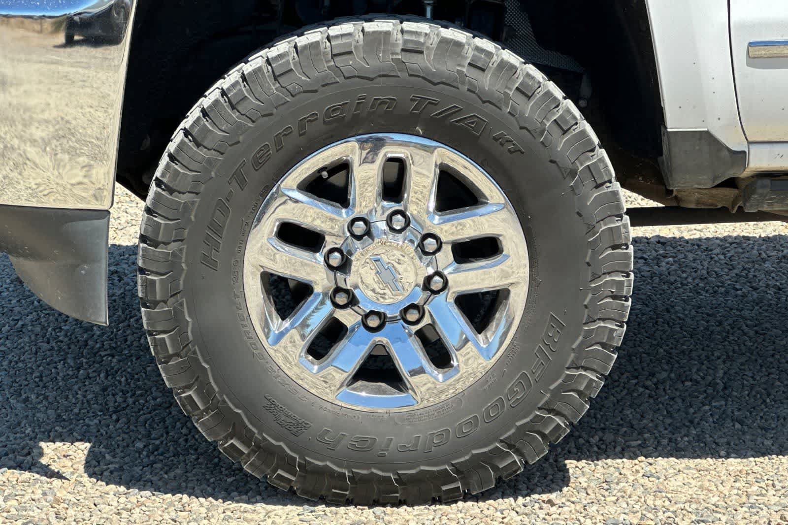 Used 2016 Chevrolet Silverado 2500 LTZ w/ LTZ Plus Package AWD/4WD image 12