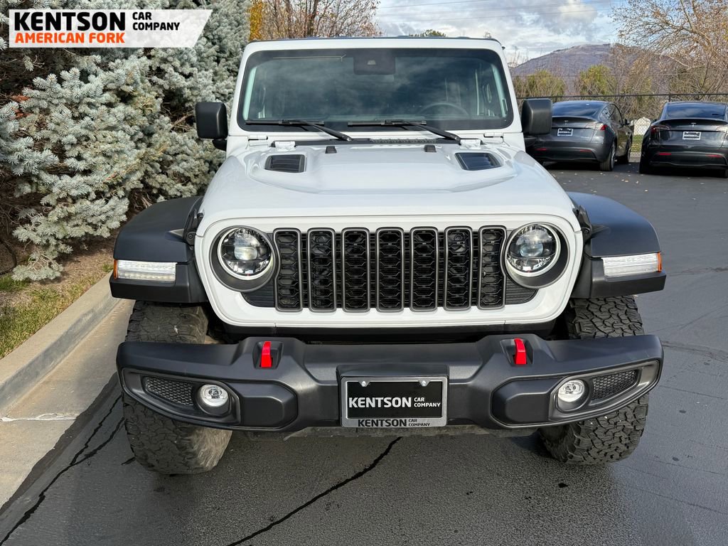 Used 2025 Jeep Wrangler Unlimited Rubicon image 2