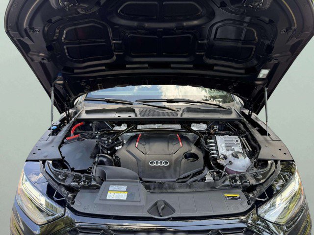 Certified 2025 Audi SQ5 Premium Plus w/ Premium Plus Package AWD/4WD image 33