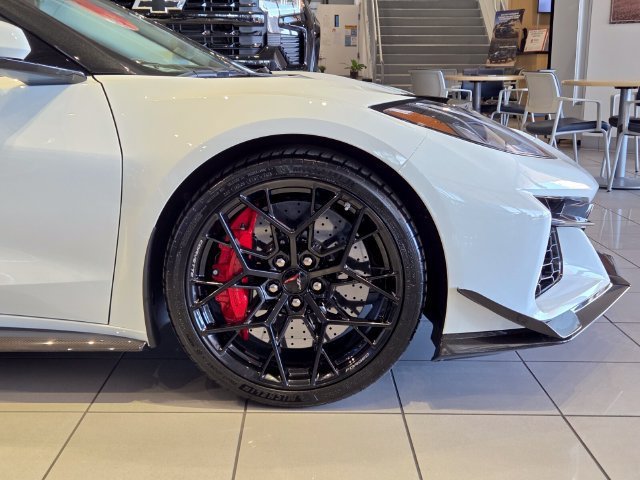 New 2027 Chevrolet Corvette ZR1 w/ ZR1 Carbon Fiber Aero Package RWD image 7