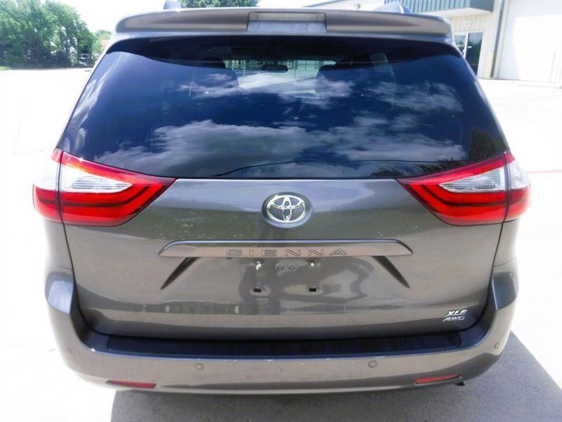 Used 2017 Toyota Sienna AWD image 16