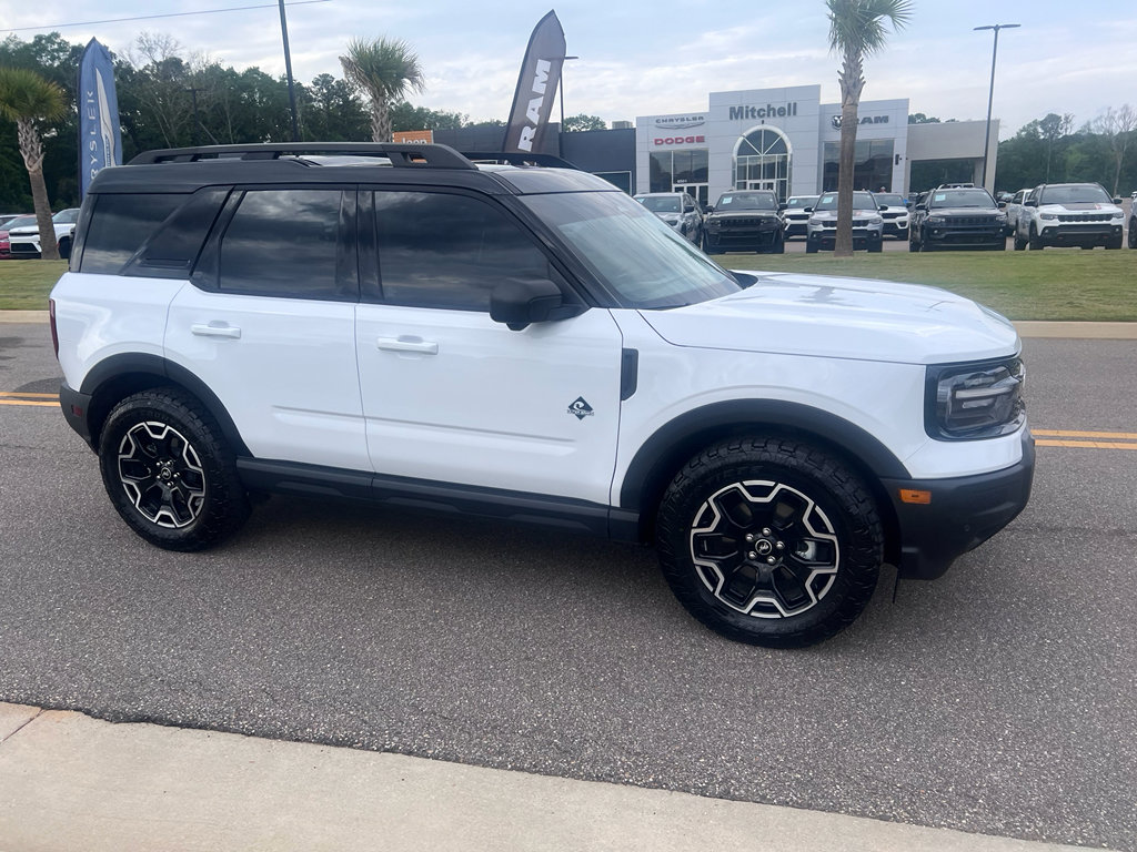 Used 2025 Ford Bronco Sport Outer Banks w/ Outer Banks Tech Package+ AWD/4WD image 4
