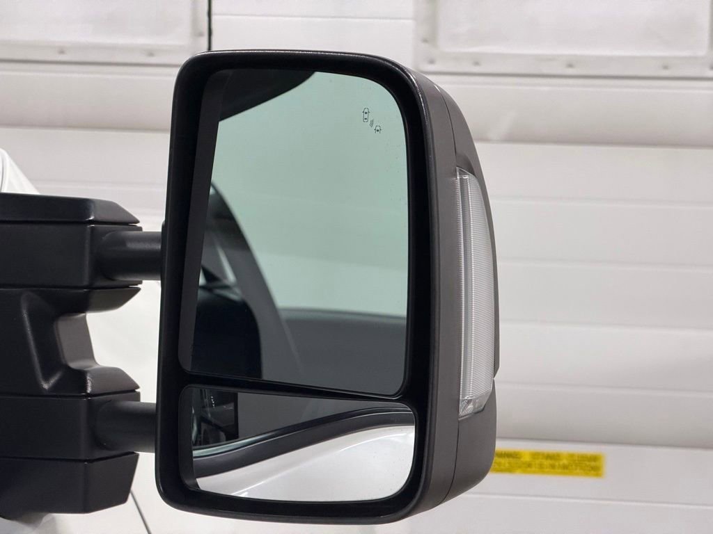 Used 2018 Nissan Titan S image 9