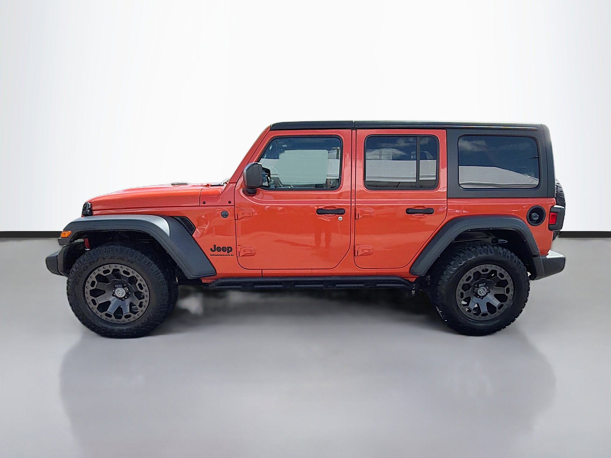 Used 2023 Jeep Wrangler Sport S image 6