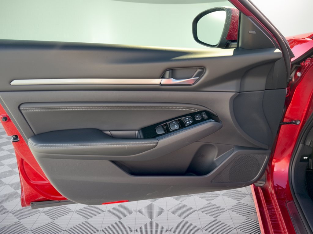 Used 2020 Nissan Altima 2.5 SL FWD image 18