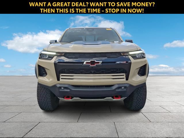 Used 2023 Chevrolet Colorado ZR2 w/ ZR2 Convenience Package III AWD/4WD image 3
