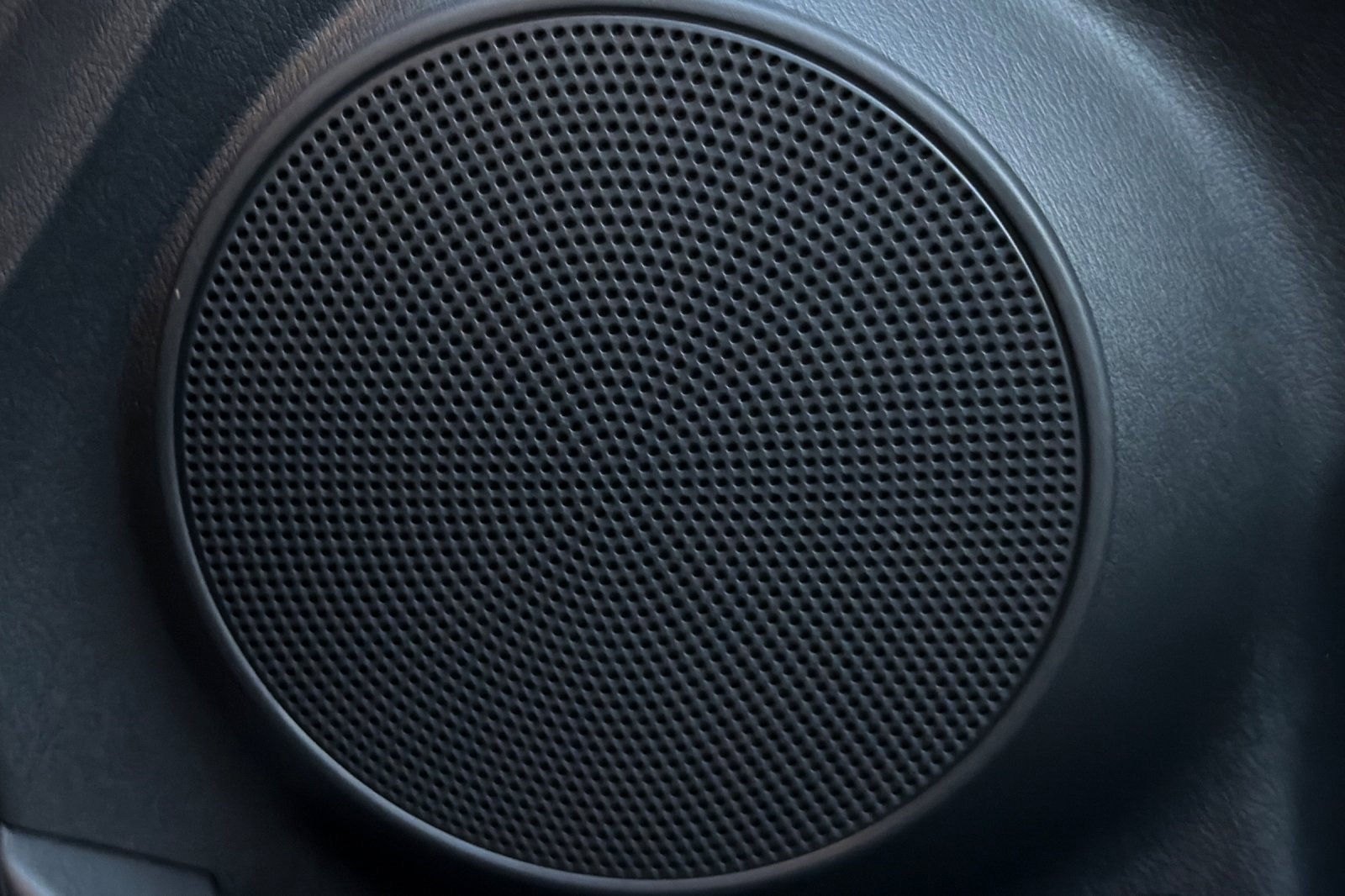 Used 2022 Hyundai Kona SE image 24