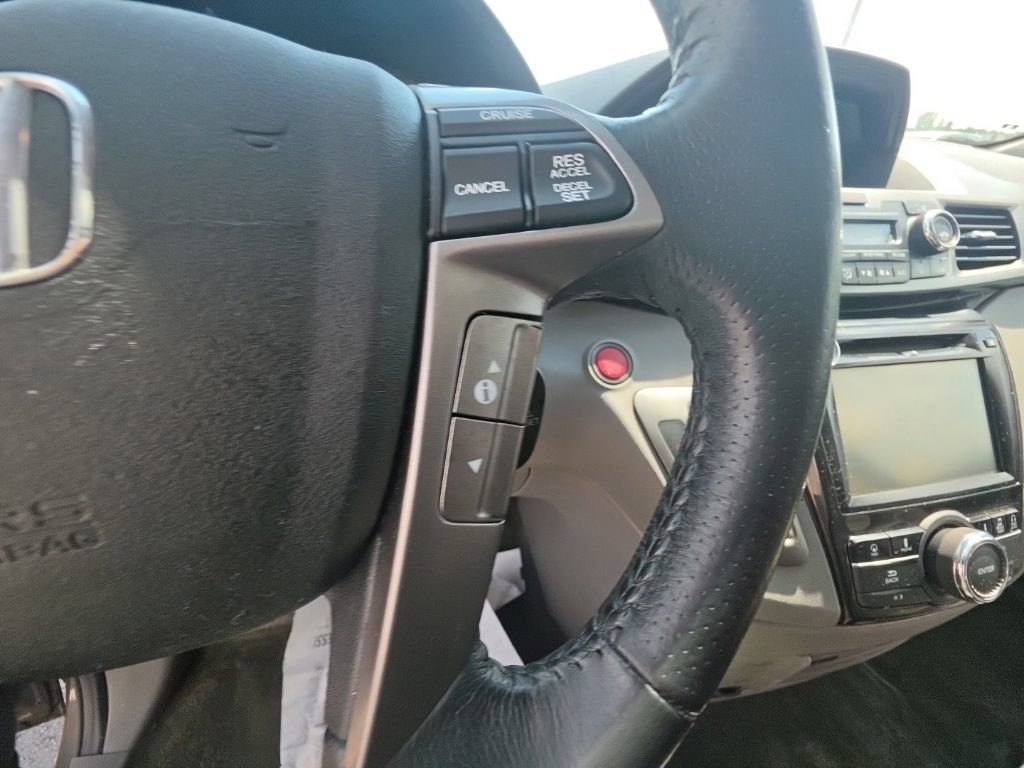 Used 2016 Honda Odyssey Touring Elite image 18
