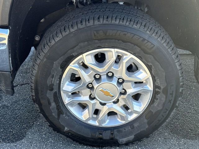 Certified 2022 Chevrolet Silverado 3500 LT w/ Convenience Package image 29