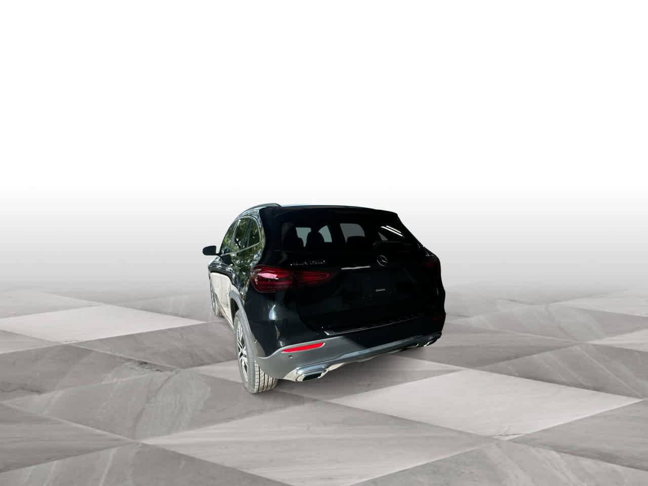 Used 2025 Mercedes-Benz GLA 250 4MATIC w/ Winter Package image 6