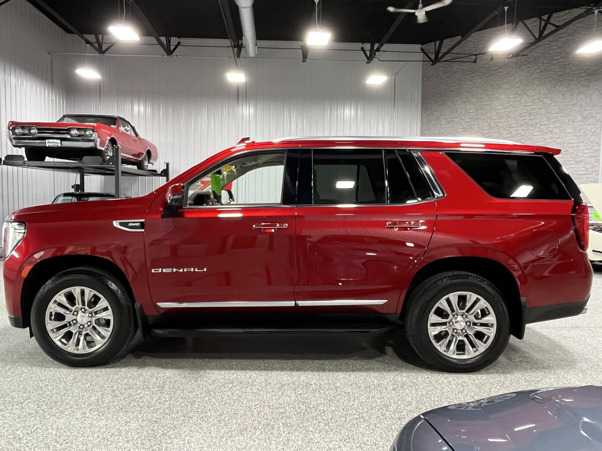 Certified 2021 GMC Yukon Denali w/ Advanced Technology Package AWD/4WD image 2