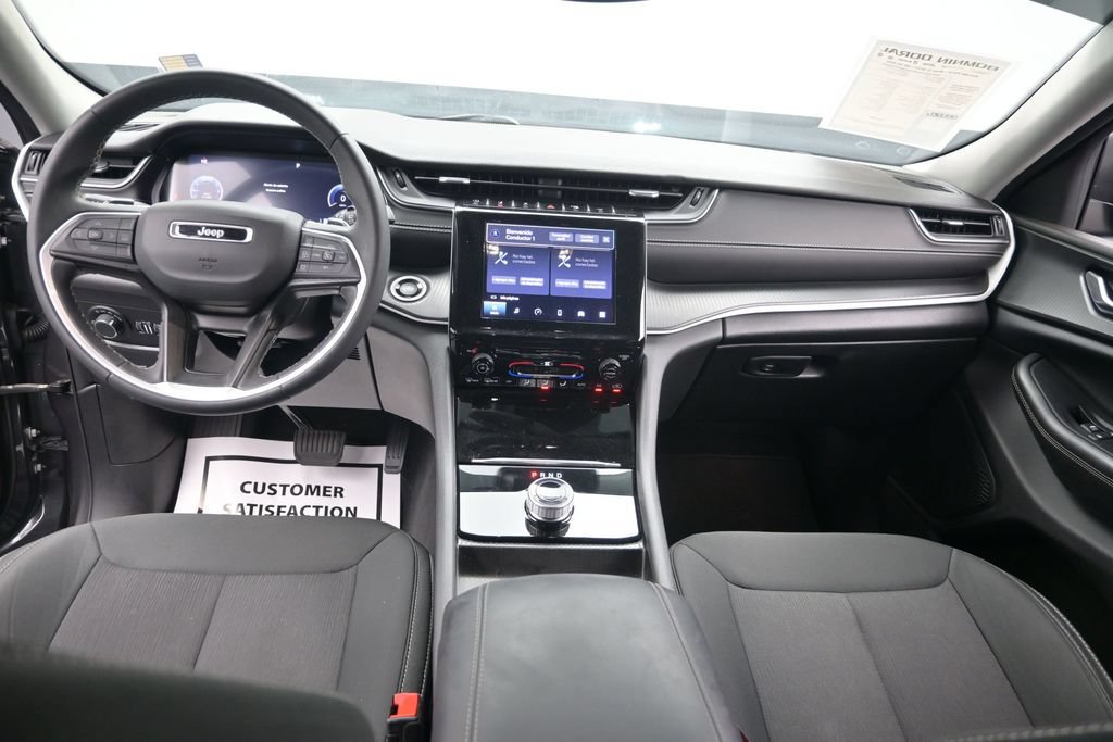 Used 2024 Jeep Grand Cherokee L Laredo RWD image 17