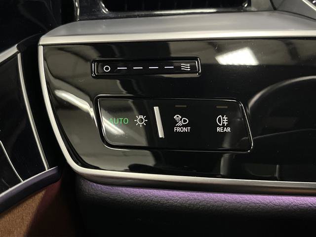 Used 2023 Audi A8 L 3.0T w/ Luxury Package image 25