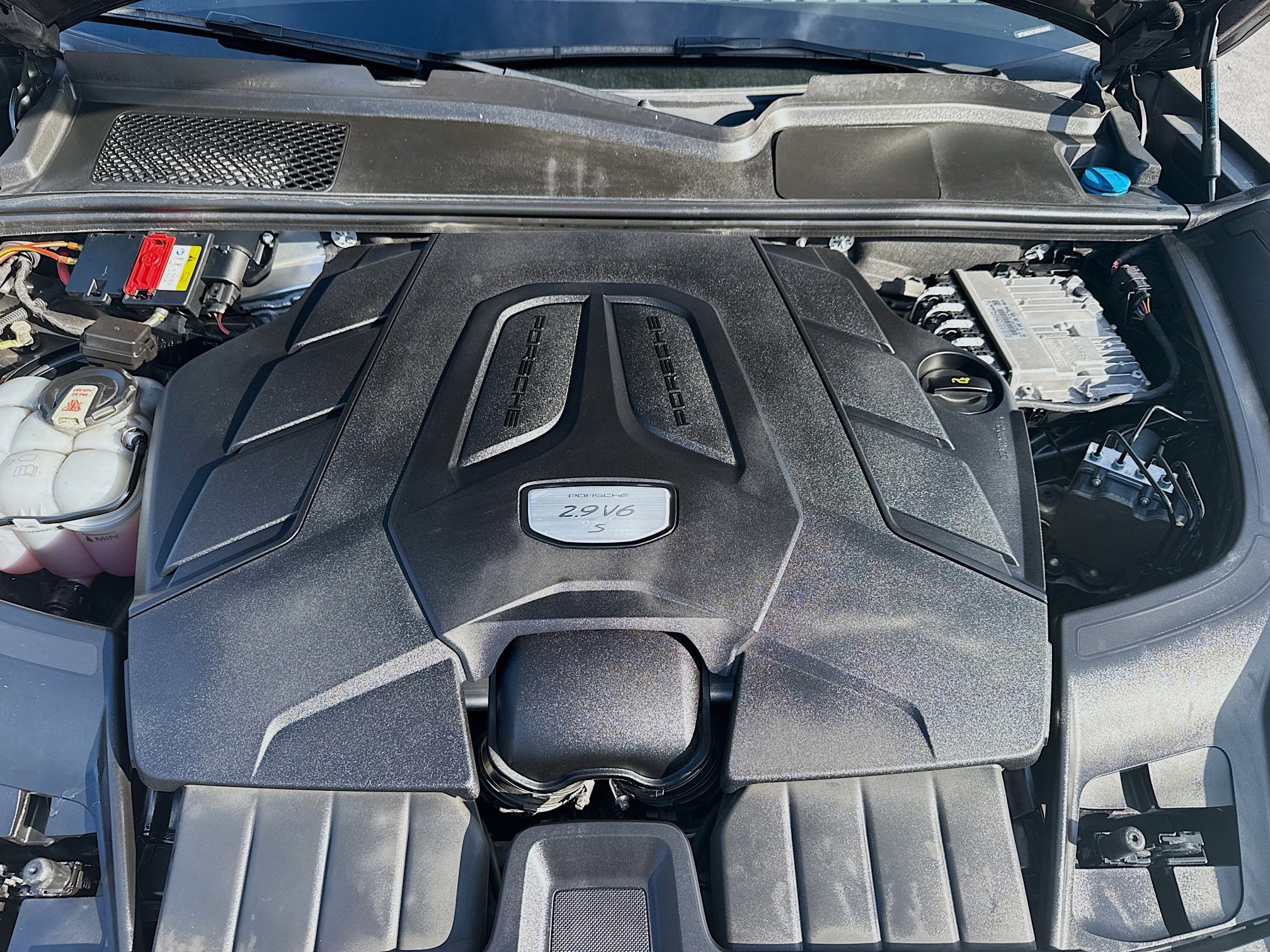 Used 2021 Porsche Cayenne S image 36