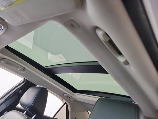 Used 2018 Chrysler 300 Limited RWD image 21