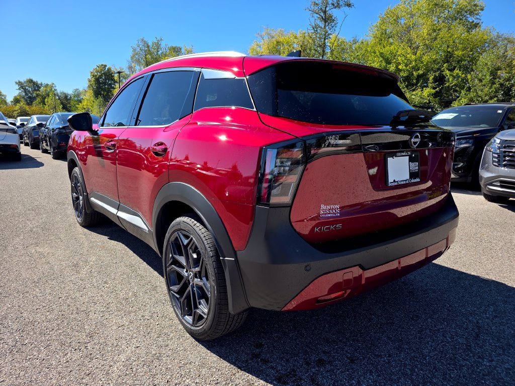 New 2027 Nissan Kicks SR w/ SR Premium Package FWD image 2
