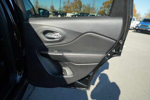 Used 2022 Jeep Cherokee Trailhawk image 23