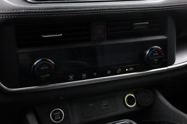 Used 2023 Nissan Rogue SV image 18