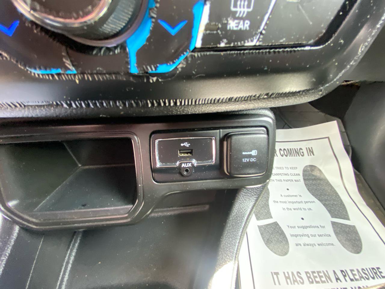 Used 2018 Jeep Renegade Latitude w/ Popular Equipment Group FWD image 26