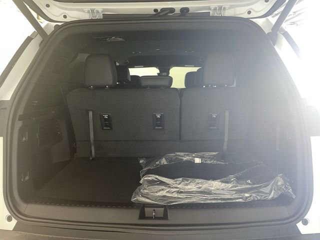 New 2026 Chevrolet Traverse LT w/ Midnight/Sport Edition image 18