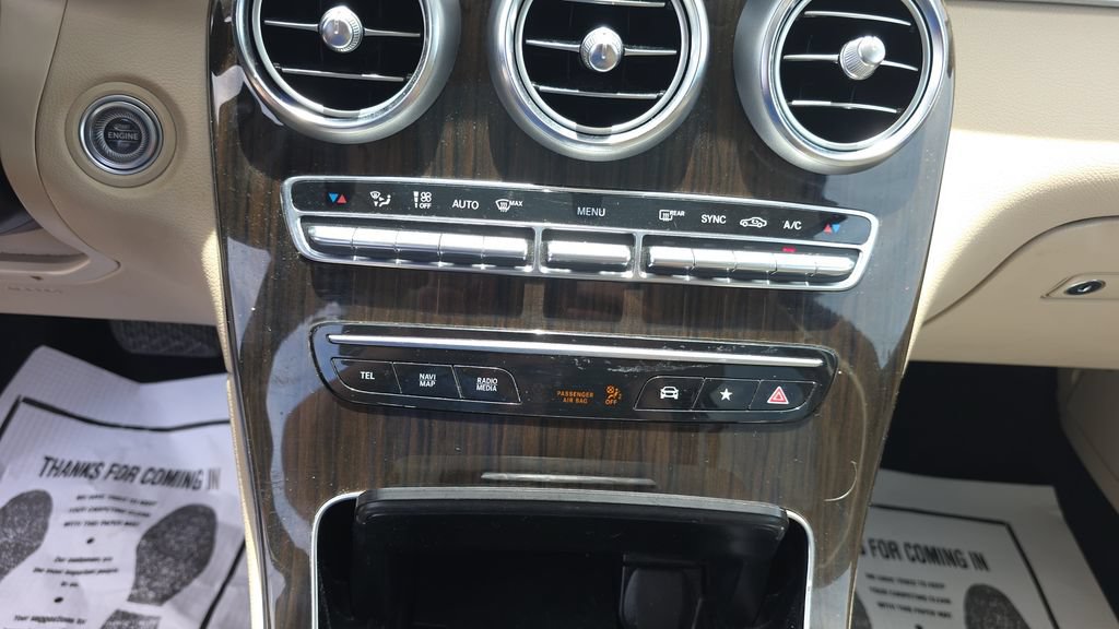 Used 2022 Mercedes-Benz GLC 300 image 20