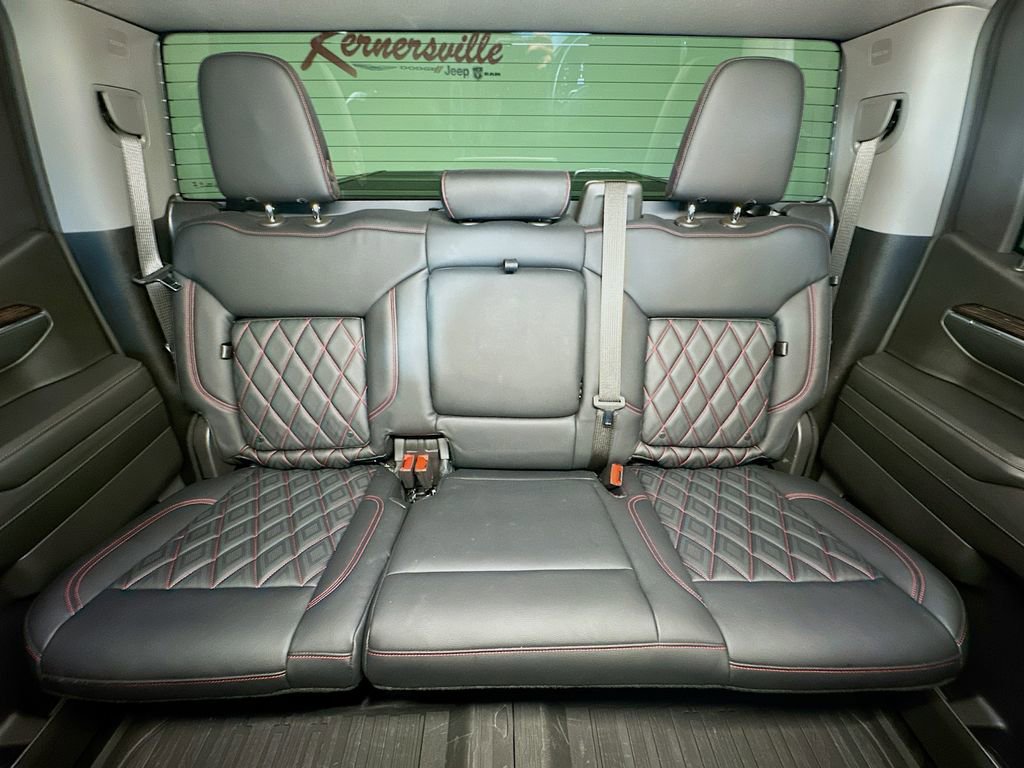 Used 2024 GMC Sierra 1500 Elevation w/ LPO, Elevation Black Package image 13