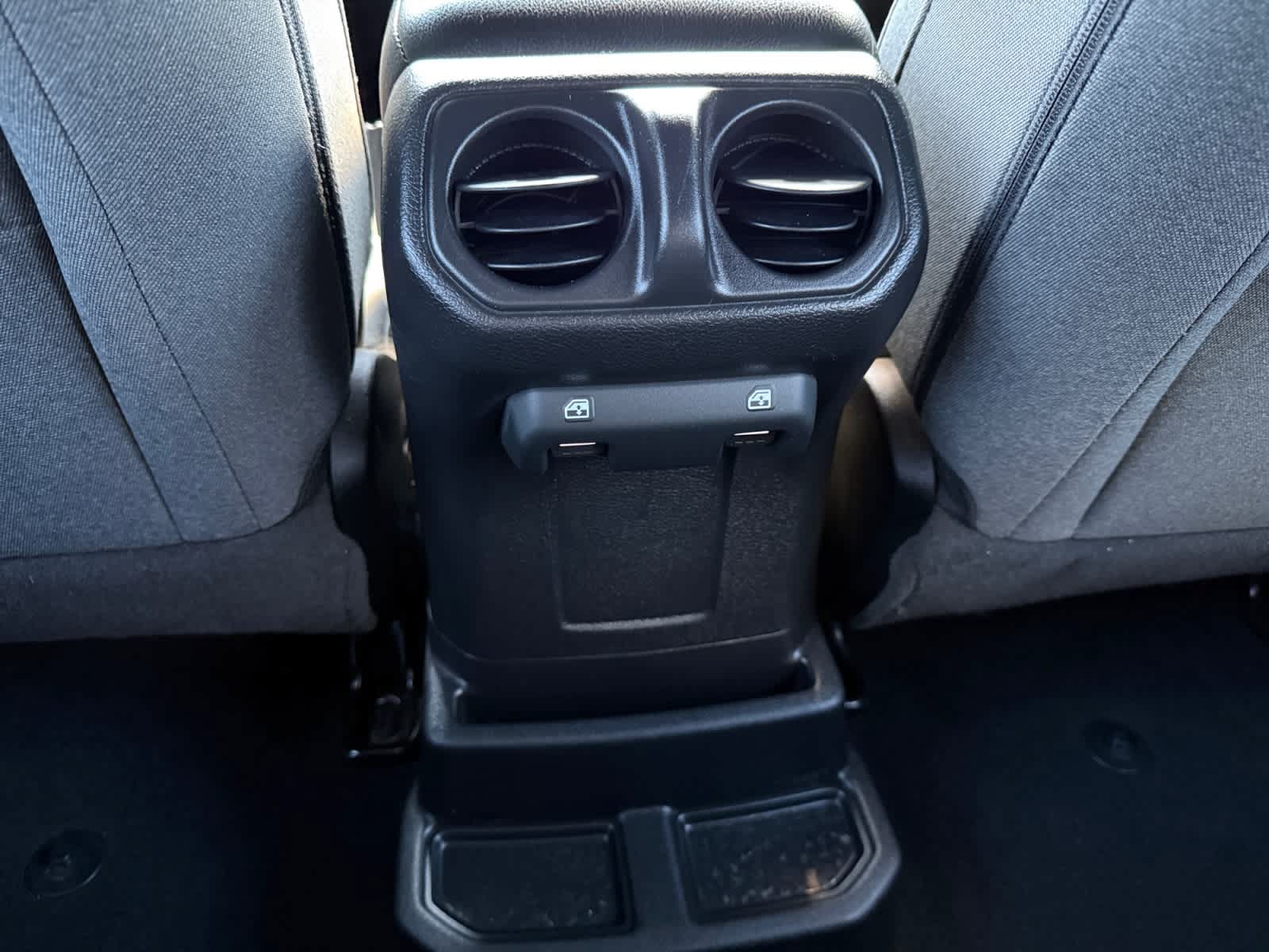 Used 2024 Jeep Wrangler Unlimited AWD/4WD image 25