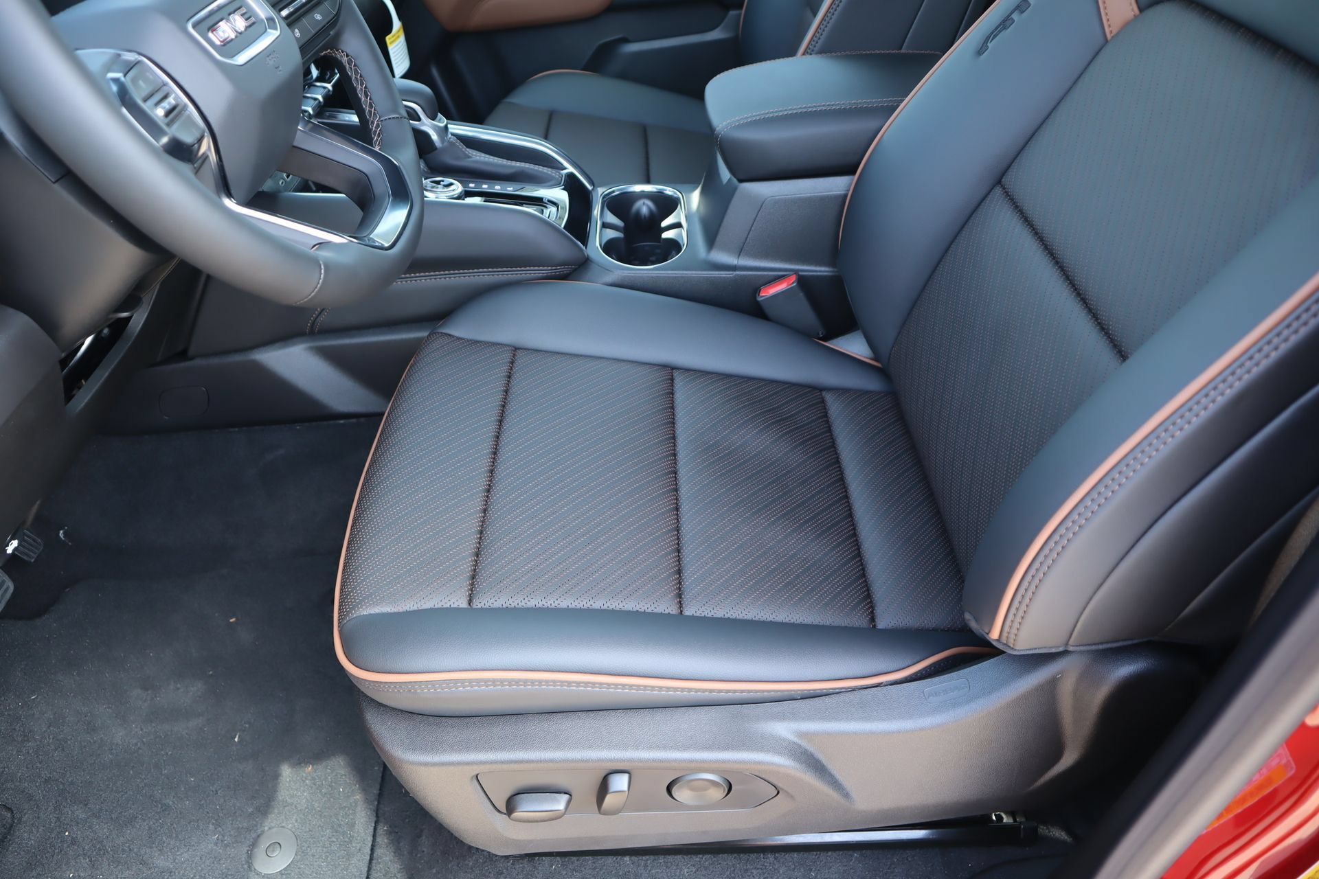 New 2026 GMC Canyon AT4 w/ AT4 Premium Package AWD/4WD image 16