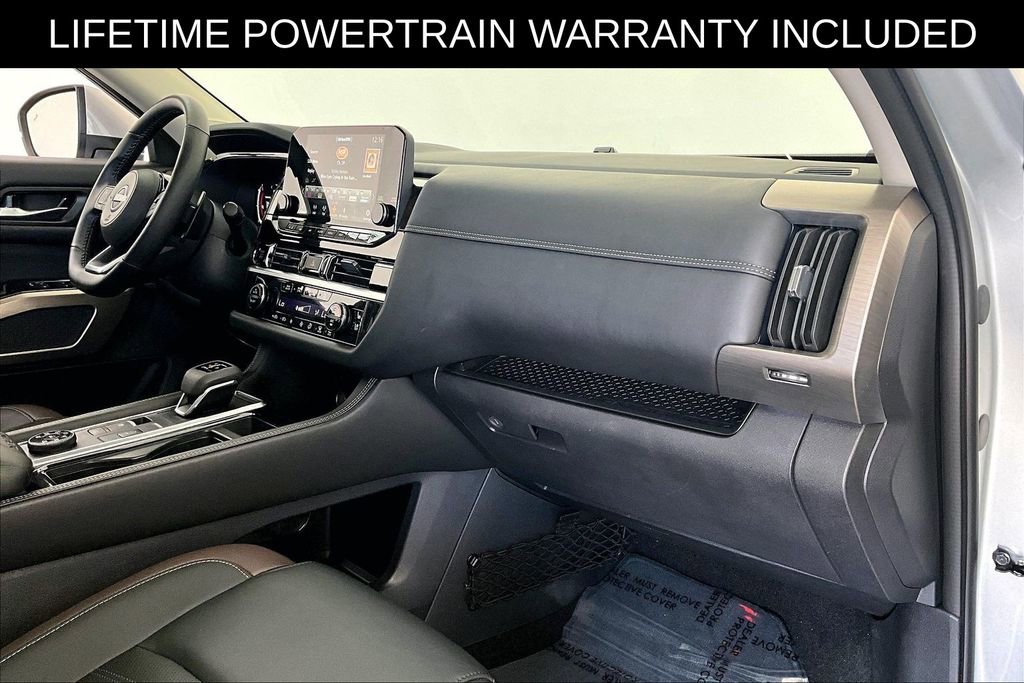 Used 2025 Nissan Pathfinder Platinum w/ Cargo Package image 21