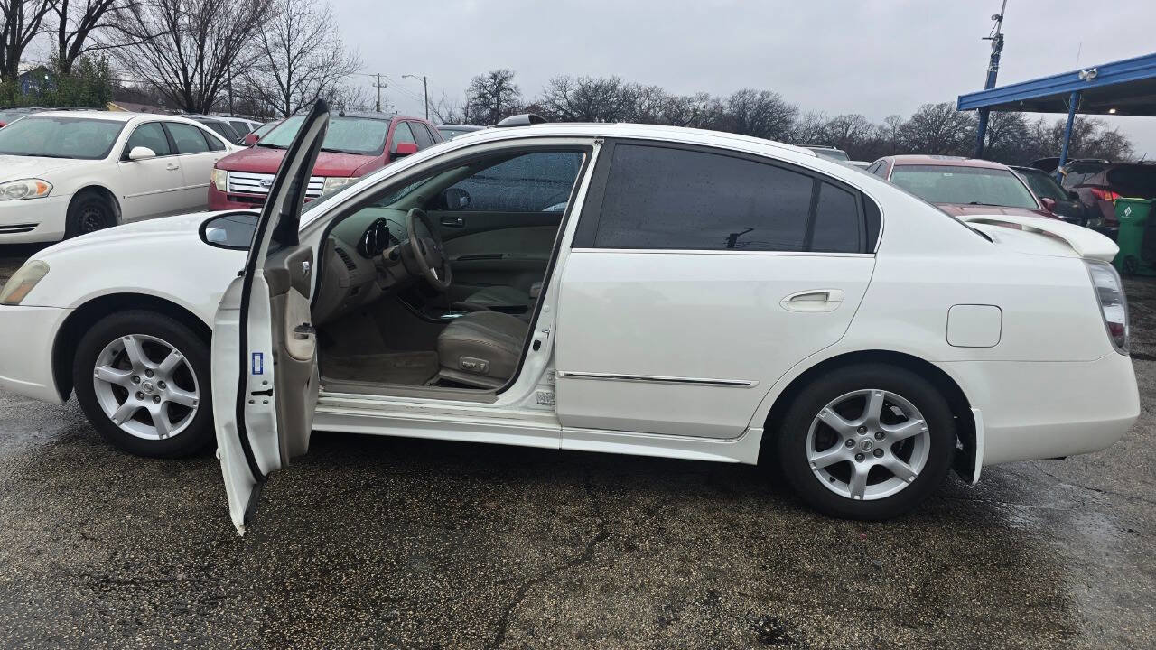 Used 2005 Nissan Altima 3.5 SL FWD image 3
