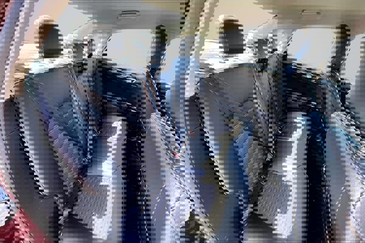 Used 2017 Ford Fusion SE w/ Equipment Group 201A image 27