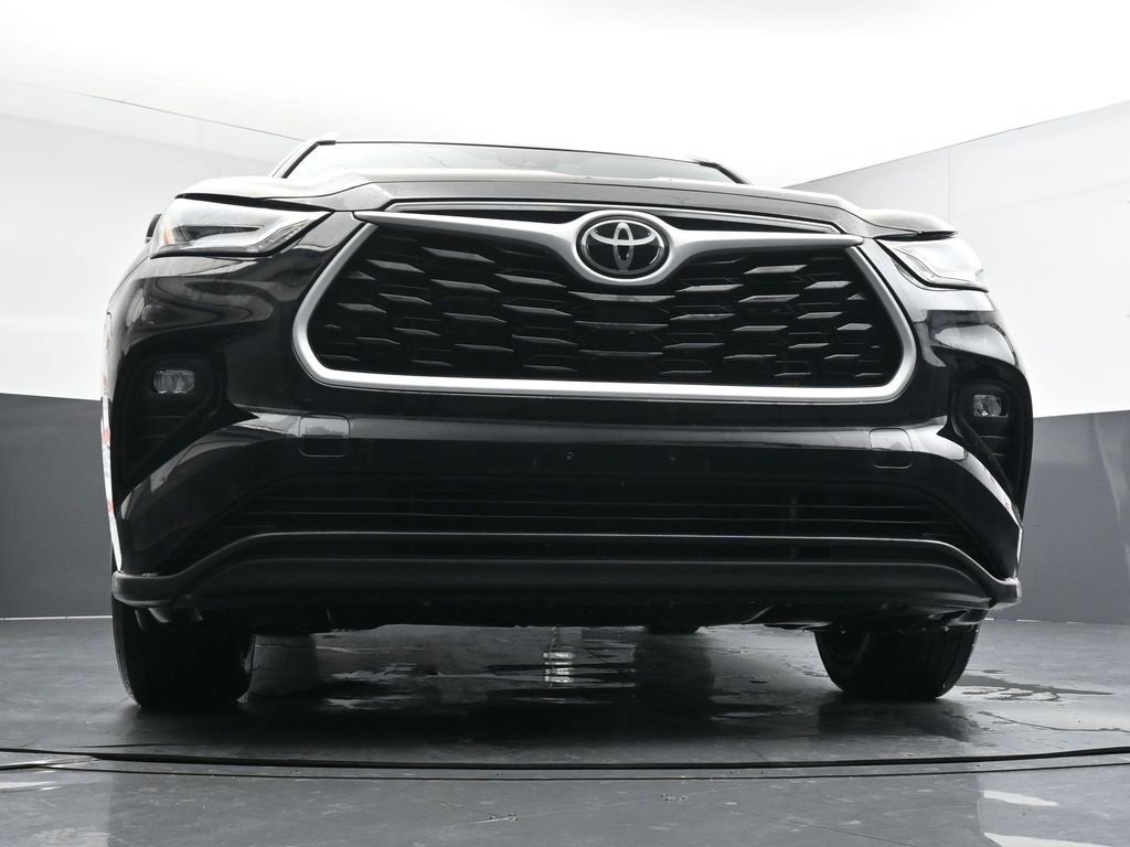 Used 2023 Toyota Highlander XLE image 41
