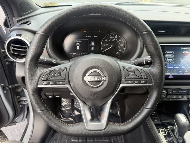 Used 2023 Nissan Kicks SR w/ SR Premium Package FWD image 18