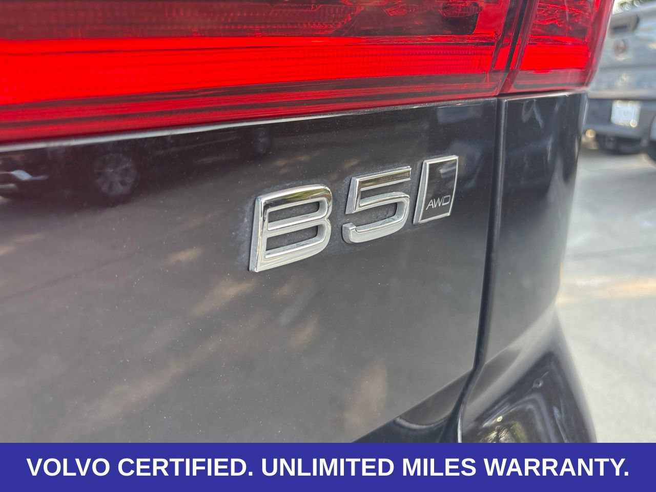 Certified 2024 Volvo XC60 B5 Plus w/ Protection Package Premier AWD/4WD image 8