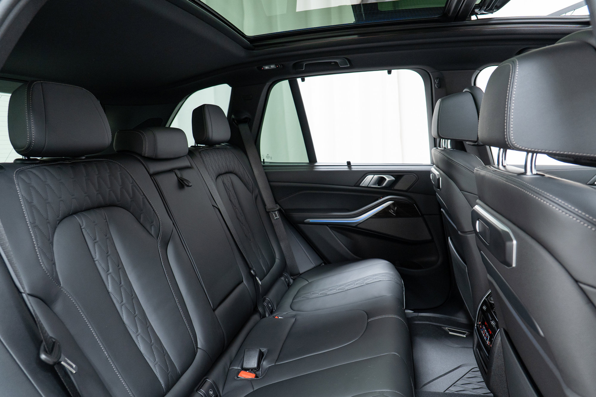 Used 2025 BMW X5 xDrive50e w/ Executive Package image 24